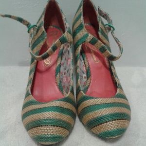 Poetic License teal & beige pumps